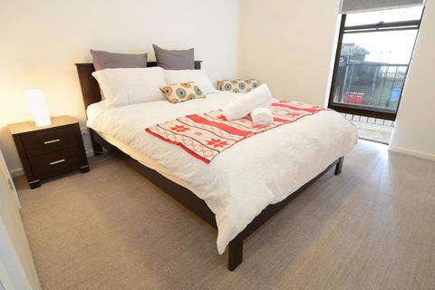 Molonys 14 - Accommodation Redcliffe 5