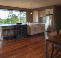 THE Lake House - Surf Side - Accommodation Redcliffe