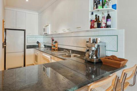Mawson Unit 5 - Accommodation Redcliffe 2