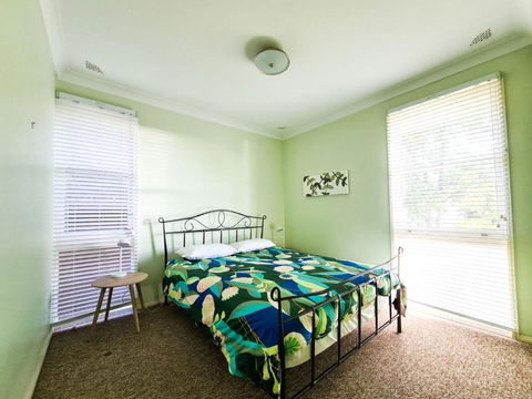 GOLF 39 MOLLYMOOK BEACH - Accommodation Redcliffe 2