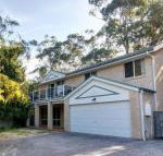 Four Bedroom Quality Townhouse - Accommodation Redcliffe