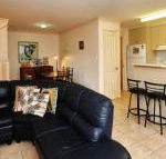 Modern 3 Bedroom Townhouse - Accommodation Redcliffe