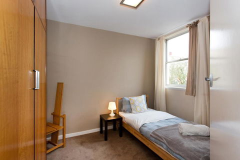 Riverside Arthouse - Accommodation Redcliffe 3