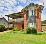The Crescent Pet Friendly 1 Min to Beach - Accommodation Redcliffe