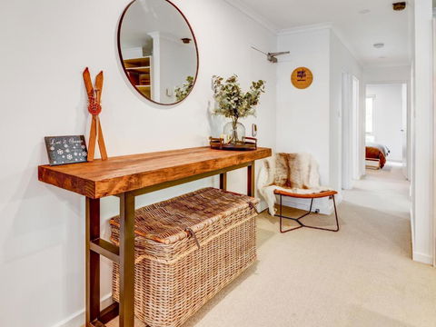 Whistler 5 - Accommodation Redcliffe 5