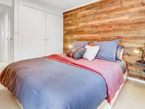 Whistler 5 - Accommodation Redcliffe 6