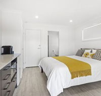 Dolphin Studio Apartment 1a Ocean Street - Accommodation Redcliffe