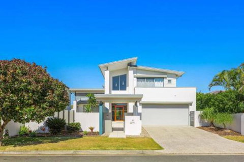 Elliston At Corporate Boardies. - Accommodation Redcliffe 2