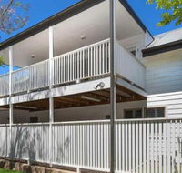 Blake Loft on Manning 500 metres to two beaches - Accommodation Redcliffe
