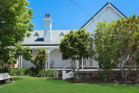 Blake House Iconic Coastal Homestead - Accommodation Redcliffe 0