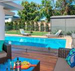 Emerald coastal walk swimming pool pet friendly - Accommodation Redcliffe
