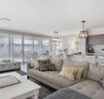 House on the Hill inspired coastal Hamptons vibe - Accommodation Redcliffe