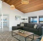 Ohana Oasis front row to reserve beach  ocean - Accommodation Redcliffe