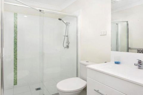 Surf Beach Townhouse - Accommodation Redcliffe 3