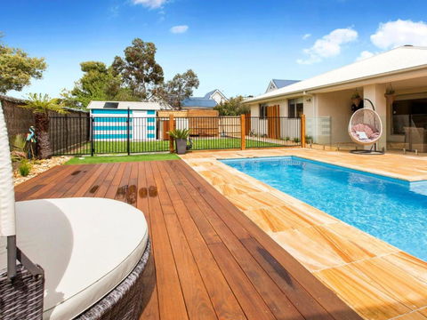MALIBU SAFETY BEACH - Accommodation Redcliffe 3