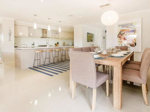 MALIBU SAFETY BEACH - Accommodation Redcliffe 5