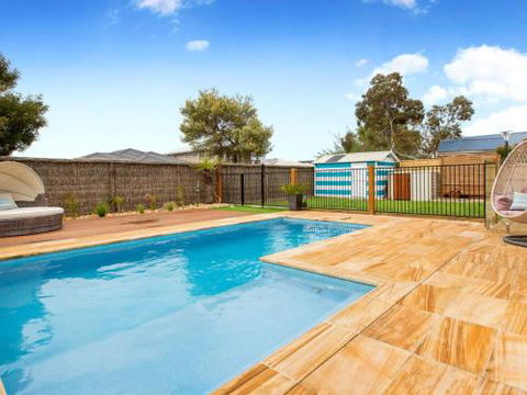 MALIBU SAFETY BEACH - Accommodation Redcliffe 2