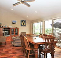 BEACHSIDE VILLA 2 - Accommodation Redcliffe