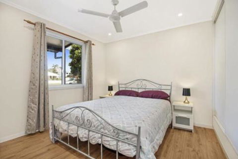 Beach Shack On Towners - Accommodation Redcliffe 7