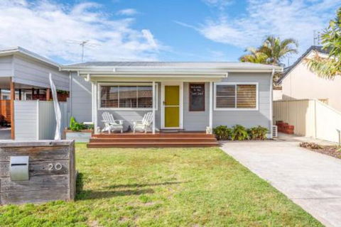The Surf Shack - Accommodation Redcliffe 0