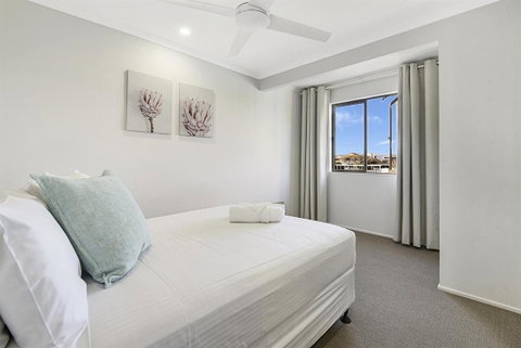CANAL HOME NEAR MOOLOOLABA Kooringal - Accommodation Redcliffe 2