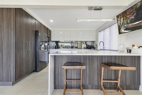 CANAL HOME NEAR MOOLOOLABA Kooringal - Accommodation Redcliffe 5