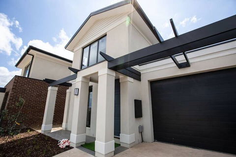 Captivating Large 4br@narre Warren - Accommodation Redcliffe 6