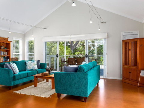 Akarana Beach House :: Jervis Bay Rentals - Accommodation Redcliffe 3