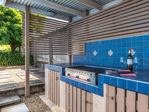 Akarana Beach House :: Jervis Bay Rentals - Accommodation Redcliffe 1