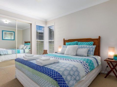 Akarana Beach House :: Jervis Bay Rentals - Accommodation Redcliffe 6