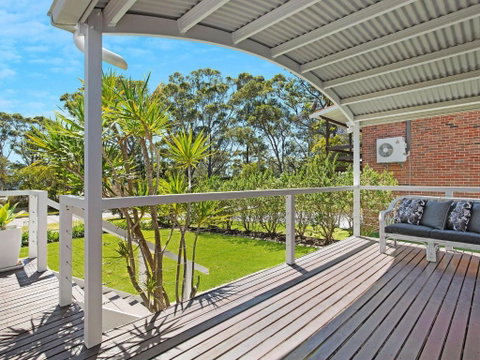 Akarana Beach House :: Jervis Bay Rentals - Accommodation Redcliffe 5