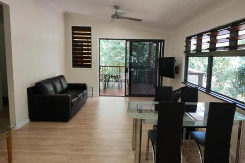 Rainforest Retreat - Accommodation Redcliffe 3