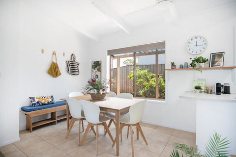 Birdsea House - Accommodation Redcliffe 3