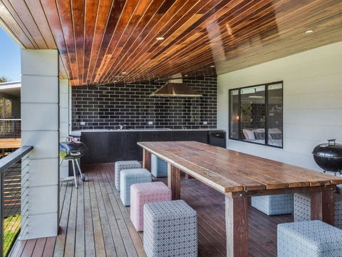 Luxury On Lewis 6 Lewis Road - Accommodation Redcliffe 3