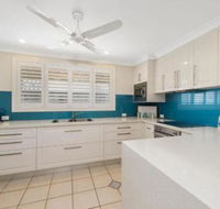 Burkeys 5 Main Street - Accommodation Redcliffe