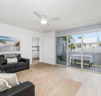 WAVES on MAIN 4 / 1 MAIN STREET - Accommodation Redcliffe