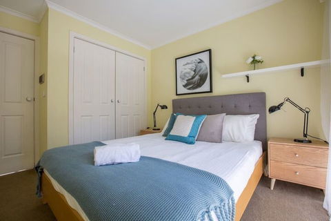 Spacious Comfortable Home In Wheelers Hill+pool - Accommodation Redcliffe 3