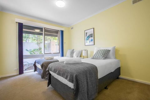 Spacious Comfortable Home In Wheelers Hill+pool - Accommodation Redcliffe 7