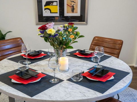 Riptide On Surf Beach Sun Surf & Style - Accommodation Redcliffe 2