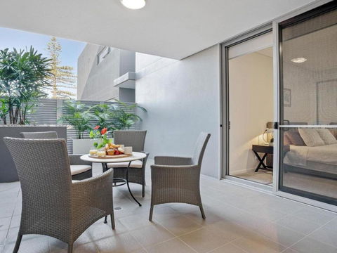 Riptide On Surf Beach Sun Surf & Style - Accommodation Redcliffe 6
