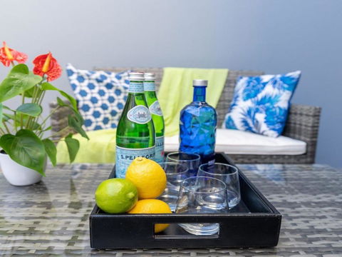 Riptide On Surf Beach Sun Surf & Style - Accommodation Redcliffe 5