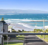 SEA SPECTACULAR seconds from the beach - Accommodation Redcliffe