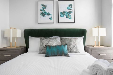 Taste Of Art! Stunning Townhouse Stayatmoonee Ponds - Accommodation Redcliffe 3