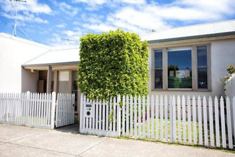 BELLA CASA - Accommodation Redcliffe 5