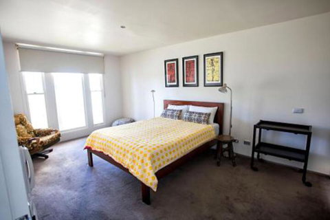 BELLA CASA - Accommodation Redcliffe 6