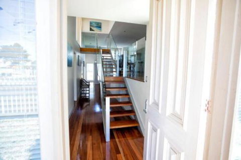 BELLA CASA - Accommodation Redcliffe 3