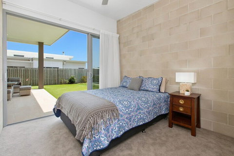 BEACHSIDE HAVEN - Accommodation Redcliffe 5