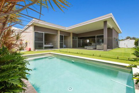 BEACHSIDE HAVEN - Accommodation Redcliffe 0