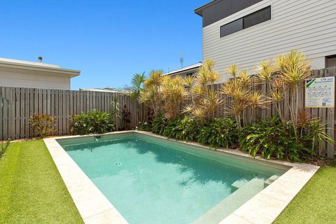 BEACHSIDE HAVEN - Accommodation Redcliffe 1