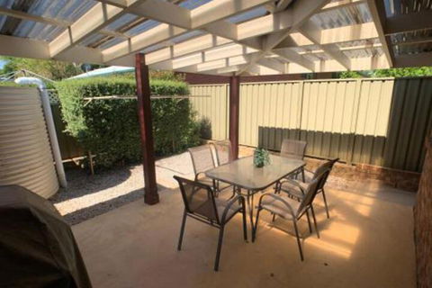 Spacious 2 Bed 2 Bath Villa Central Location Quiet - Accommodation Redcliffe 7